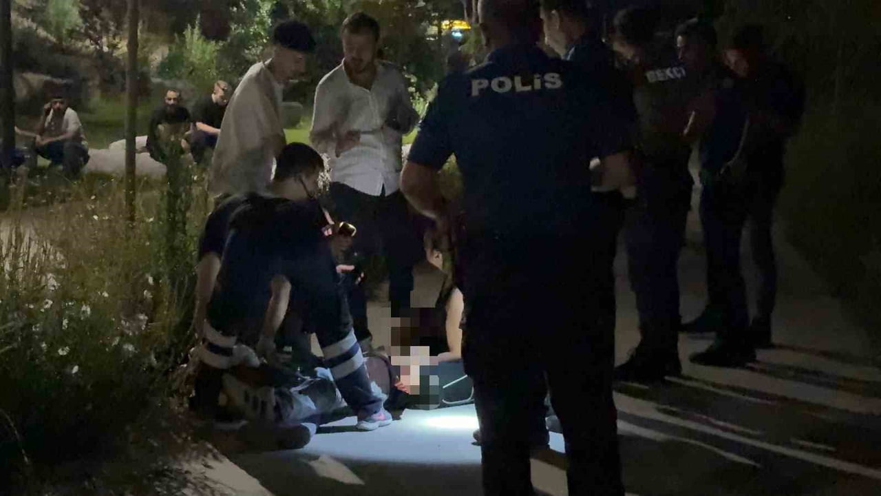 KAYSERİ’NİN TALAS İLÇESİNDE PARKTA ÇIKAN BIÇAKLI KAVGADA, 1’İ AĞIR 3 KİŞİ YARALANDI. EKİPLER...