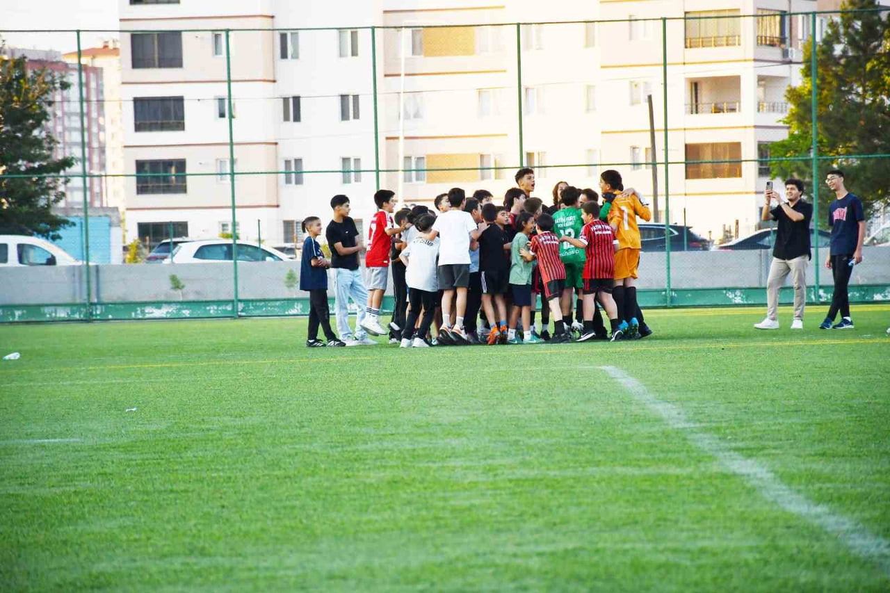 KAYSERİ U13 LİGİ  PLAY-OFF FİNAL MAÇINDA FATİH YURT SPOR KULÜBÜ, NORMAL SÜRESİ GOLSÜZ BİTEN...