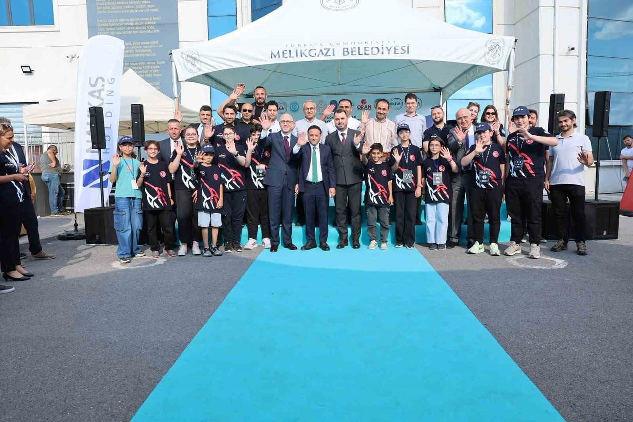 KAYSERİ VALİLİĞİ HİMAYESİNDE HAYATA GEÇİRİLEN GÖKTİM MELİKGAZİ TEKNOLOJİ ATÖLYESİ VE YAZ OKULU'NUN...
