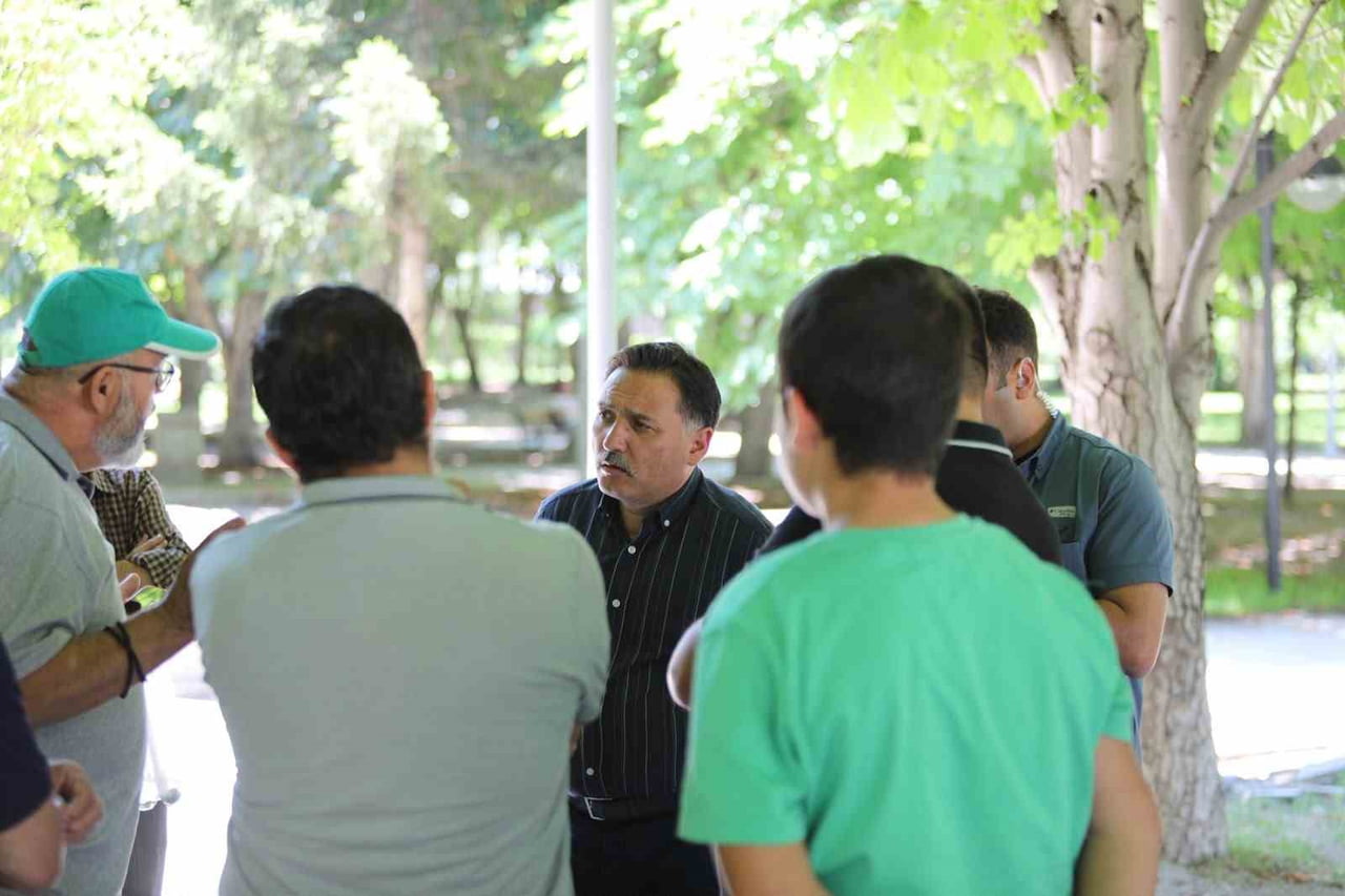 KAYSERİ VALİSİ GÖKMEN ÇİÇEK; İSTASYON CADDESİ VE MİMAR SİNAN PARKI’NDA VATANDAŞLARLA...