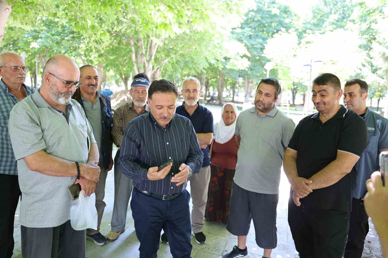 KAYSERİ VALİSİ GÖKMEN ÇİÇEK; İSTASYON CADDESİ VE MİMAR SİNAN PARKI’NDA VATANDAŞLARLA...