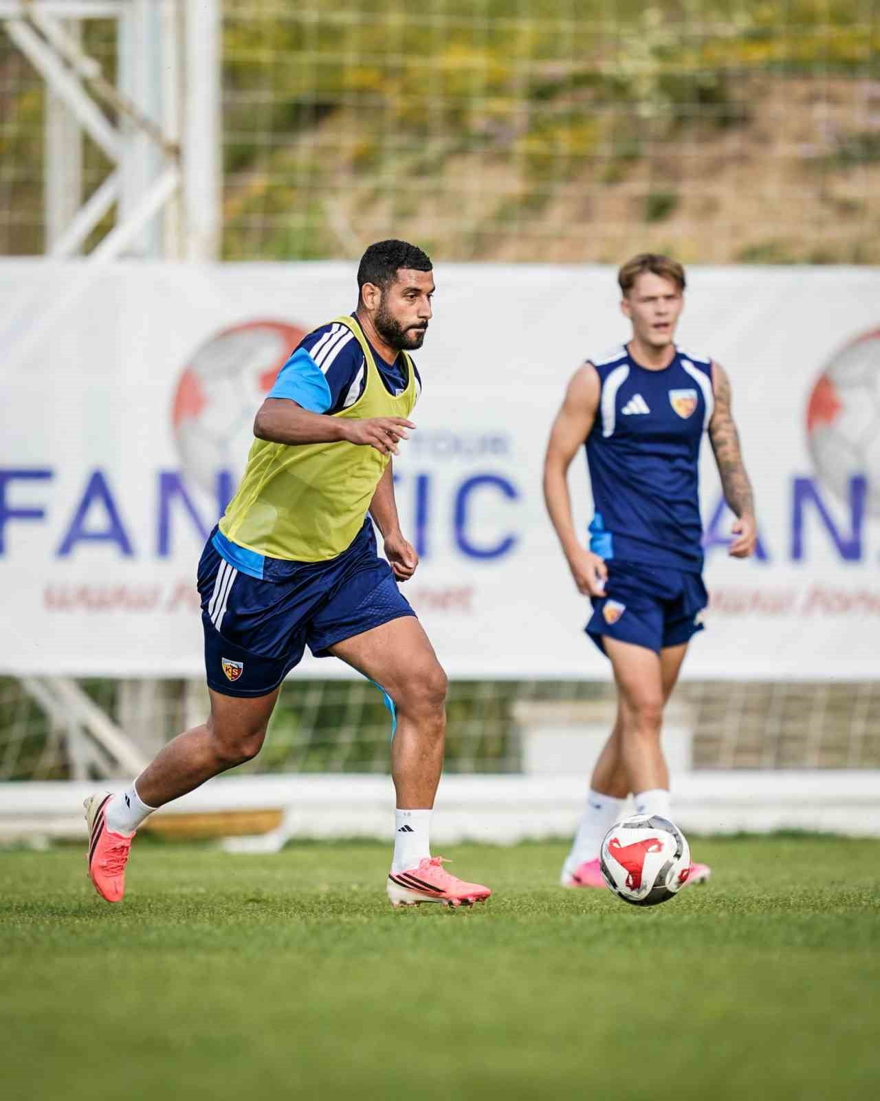 KAYSERİSPOR BENNASER'I KADRO DIŞI BIRAKTI. (ARŞİV)
