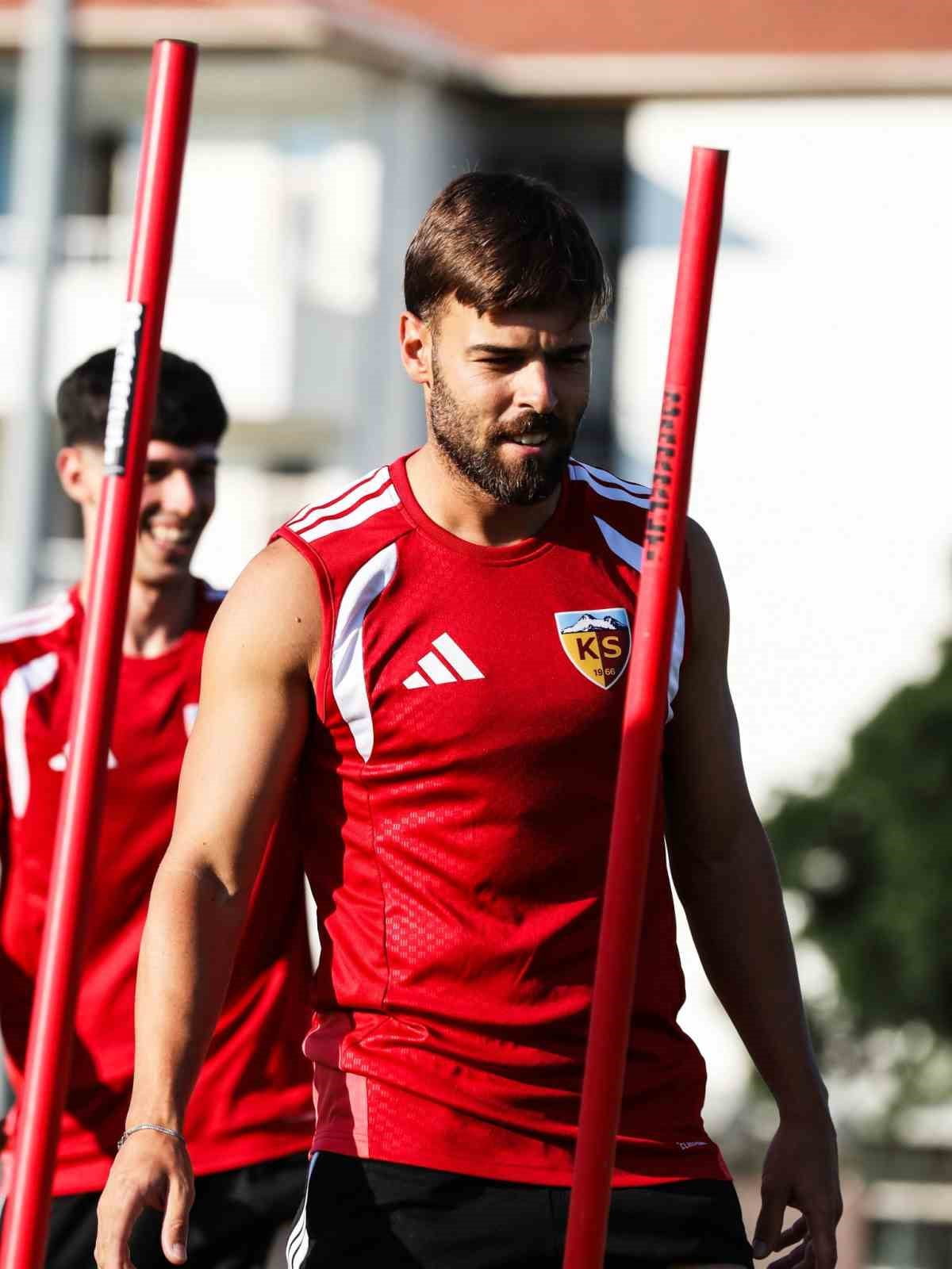KAYSERİSPOR, CARDOSO'YU KADRO DIŞI BIRAKTI. (ARŞİV)