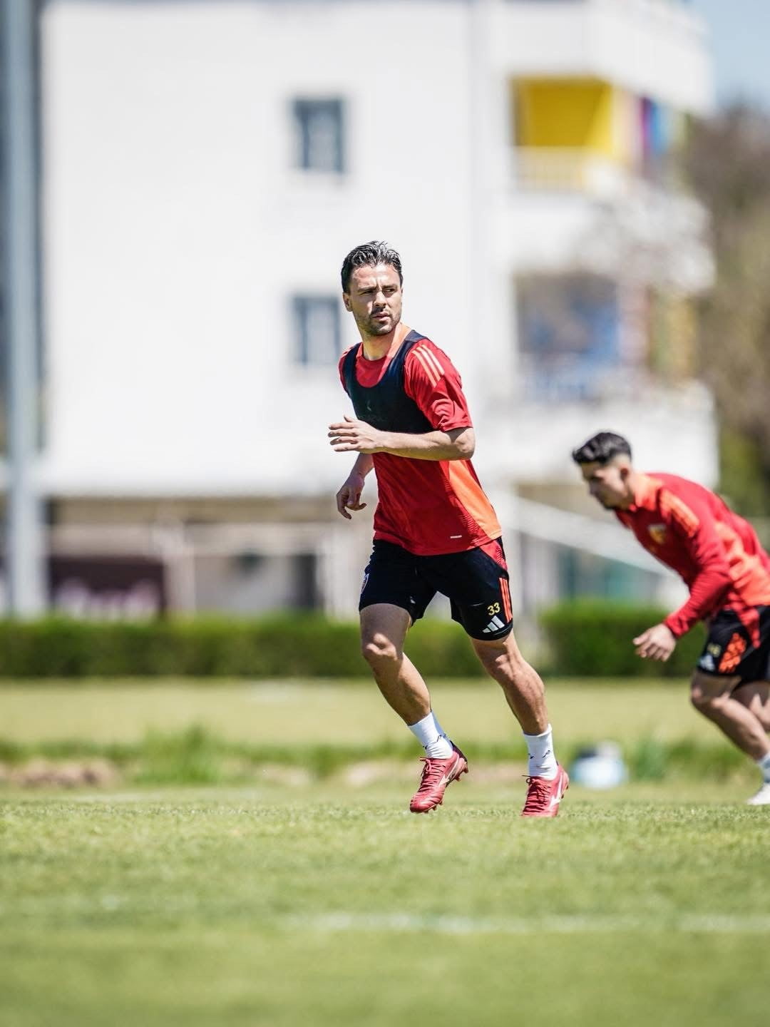 KAYSERİSPOR İLE SÖZLEŞMESİNİ FESHEDEN FURKAN SOYALP, SARI KIRMIZILI CAMİAYA VEDA ETTİ.