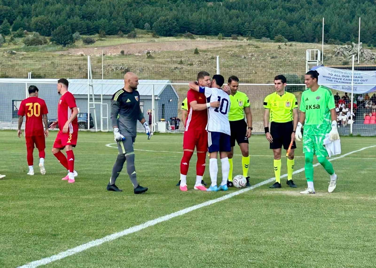 KAYSERİSPOR, KASIMPAŞA İLE OYNADIĞI HAZIRLIK MAÇINDAN 1-0'LIK MAĞLUBİYETLE AYRILDI.