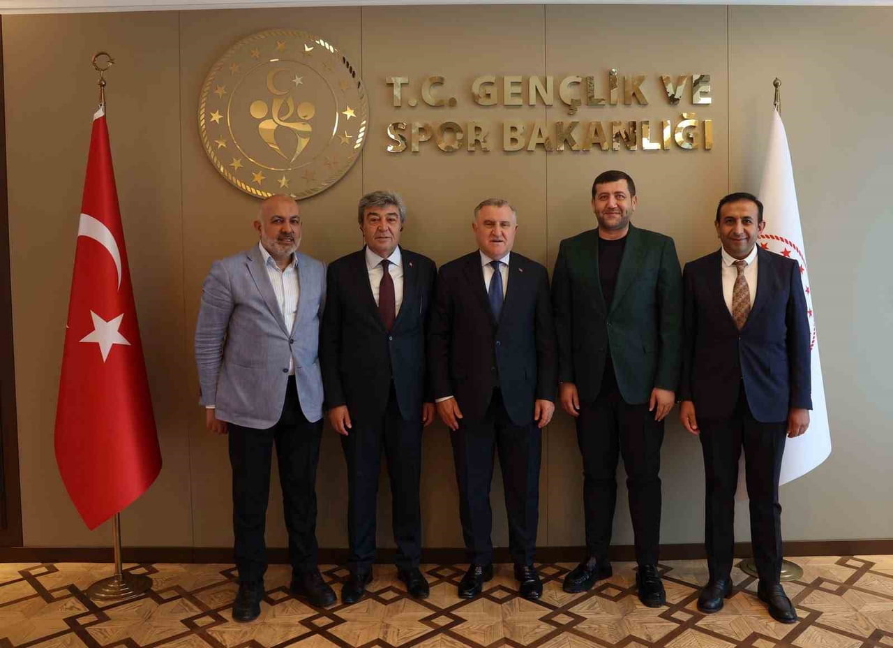 Kayserispor Y netimi Osman A k n Bak Ziyaret Etti