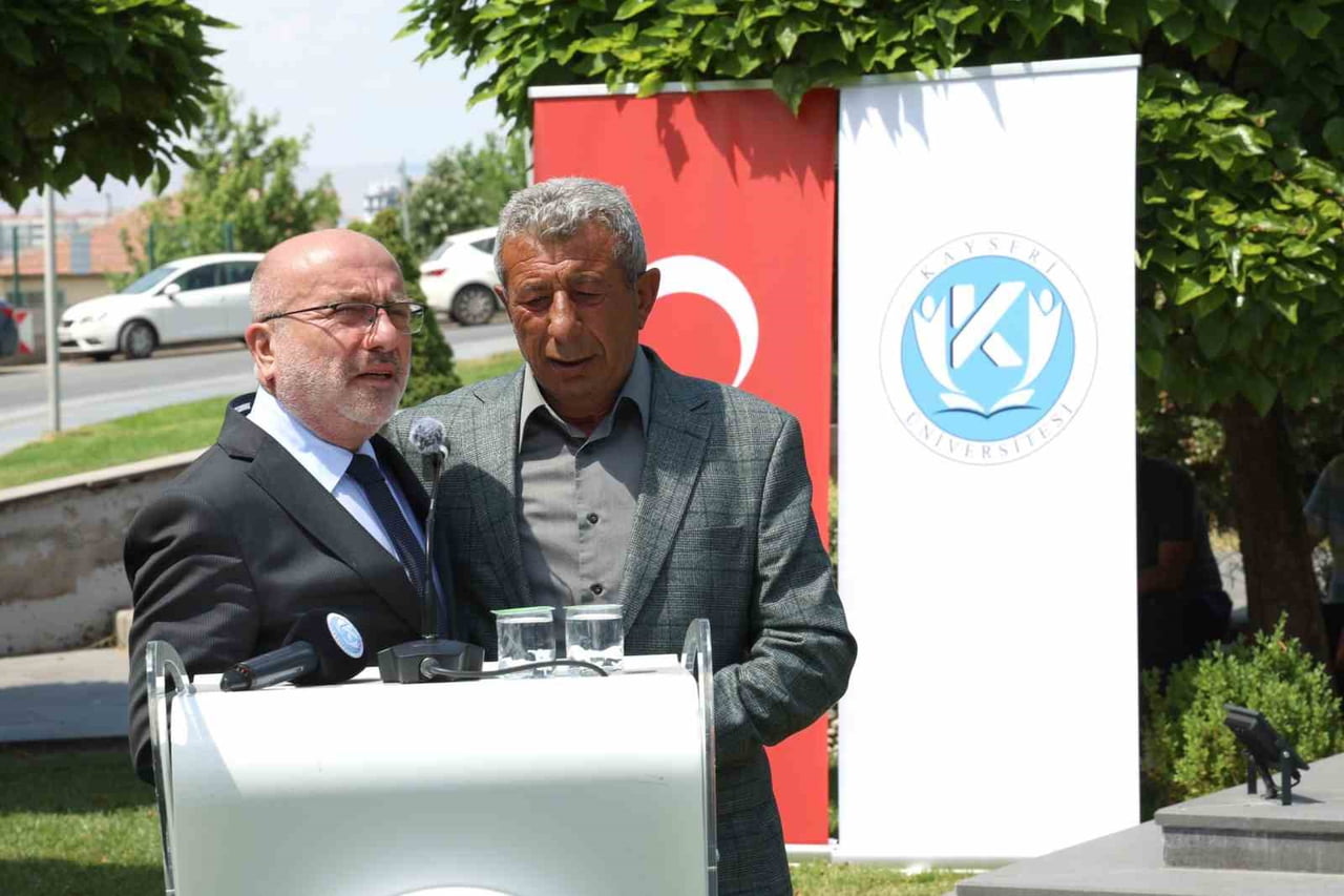 KAYÜ REKTÖRÜ PROF. DR. KURTULUŞ KARAMUSTAFA, "15 TEMMUZ GECESİ, CUMHURBAŞKANIMIZIN LİDERLİĞİNDE...