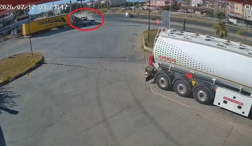 KAZA ANI GÜVENLİK KAMERASINA YANSIDI.