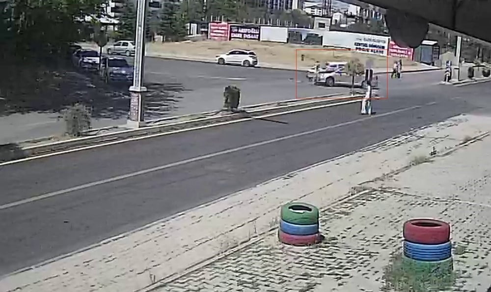 KAZA ANINA AİT GÜVENLİK KAMERASI GÖRÜNTÜLERİ ORTAYA ÇIKTI.