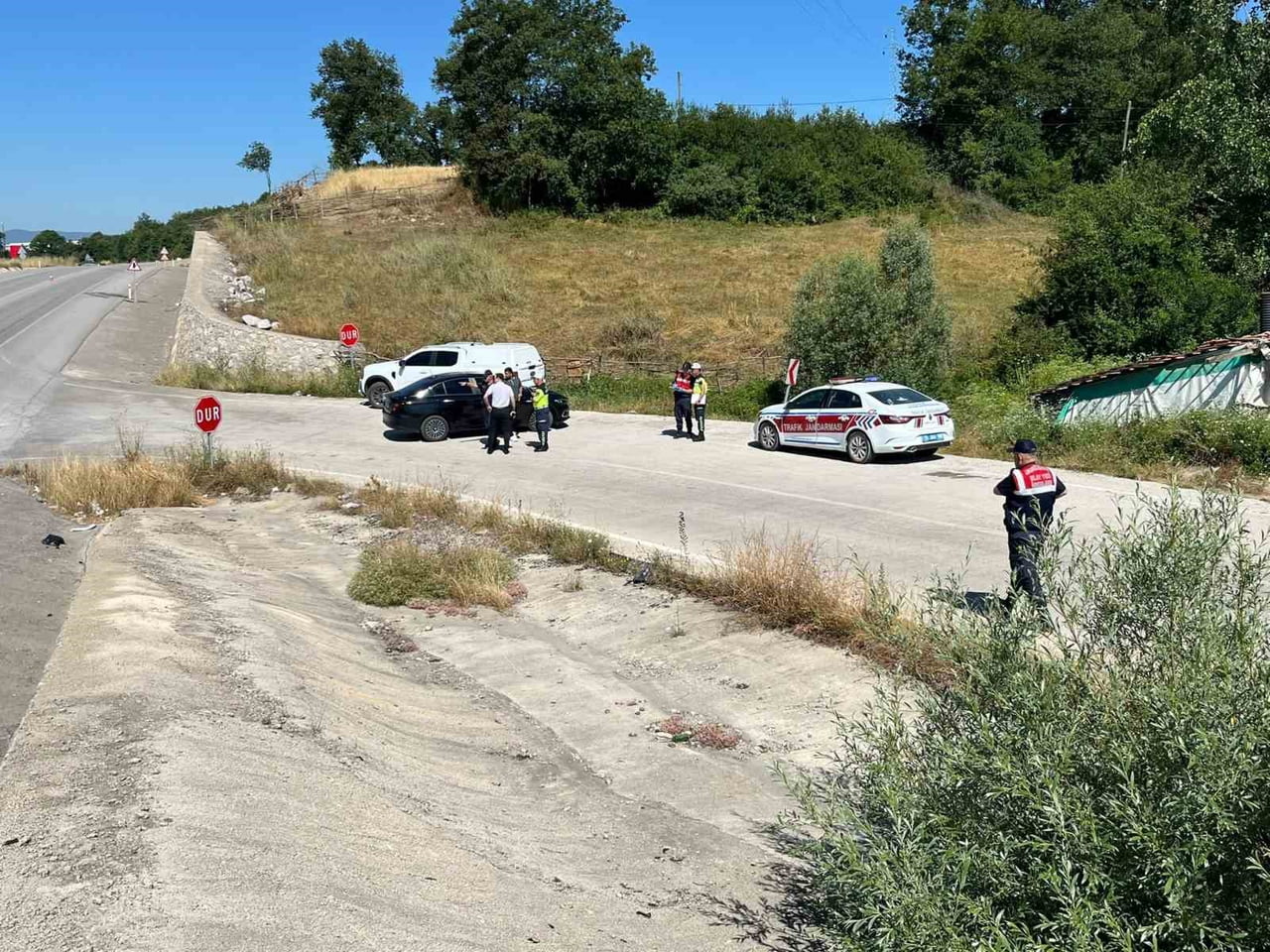 KAZA, KAVAK-ASARCIK KARAYOLU ÜZERİNDE BULUNAN ŞEHİT JANDARMA BİNBAŞI ZAFER AKKUŞ ÜST GEÇİDİ...