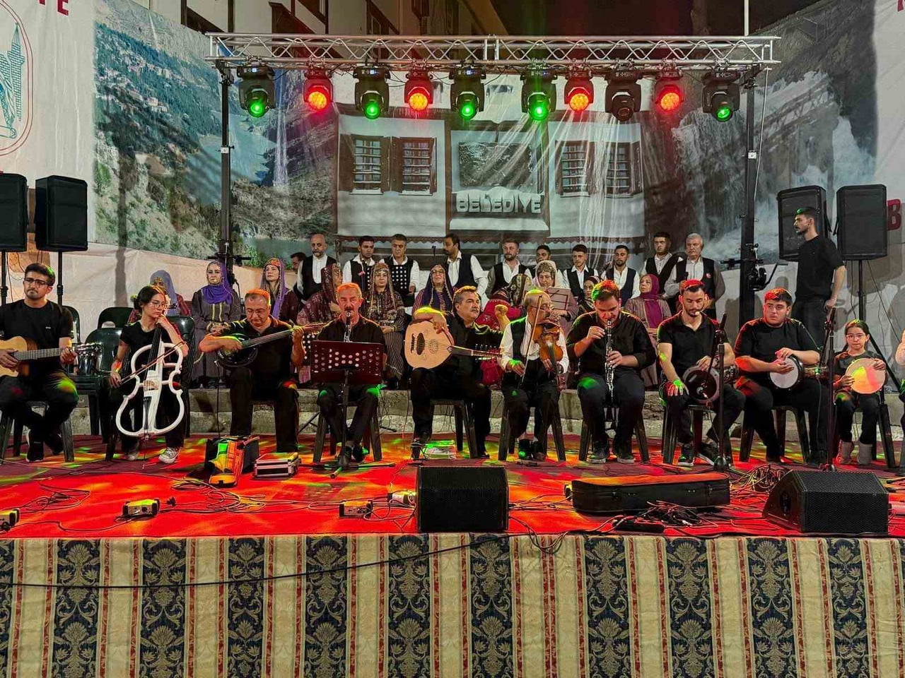 KEMALİYE’DE DÜZENLENEN ŞENLİK KAPSAMINDA "SILADAN GURBETE EĞİN FASILI" PROGRAMI, RENKLİ GÖRÜNTÜLER...