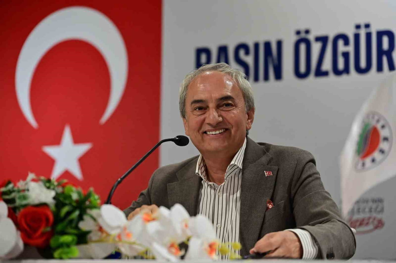 KEPEZ BELEDİYE BAŞKANI MESUT KOCAGÖZ, 24 TEMMUZ GAZETECİLER VE BASIN BAYRAMI DOLAYISIYLA...