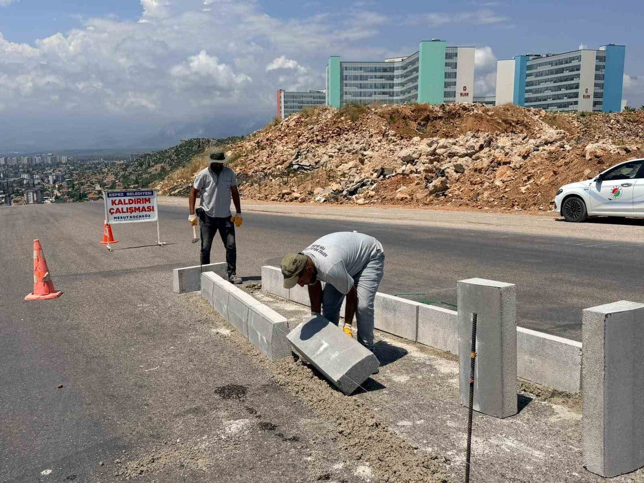 KEPEZ BELEDİYESİ, 2024 YILININ NİSAN AYINDAN BU YANA İLÇE GENELİNDE 81 KİLOMETRE KALDIRIM...