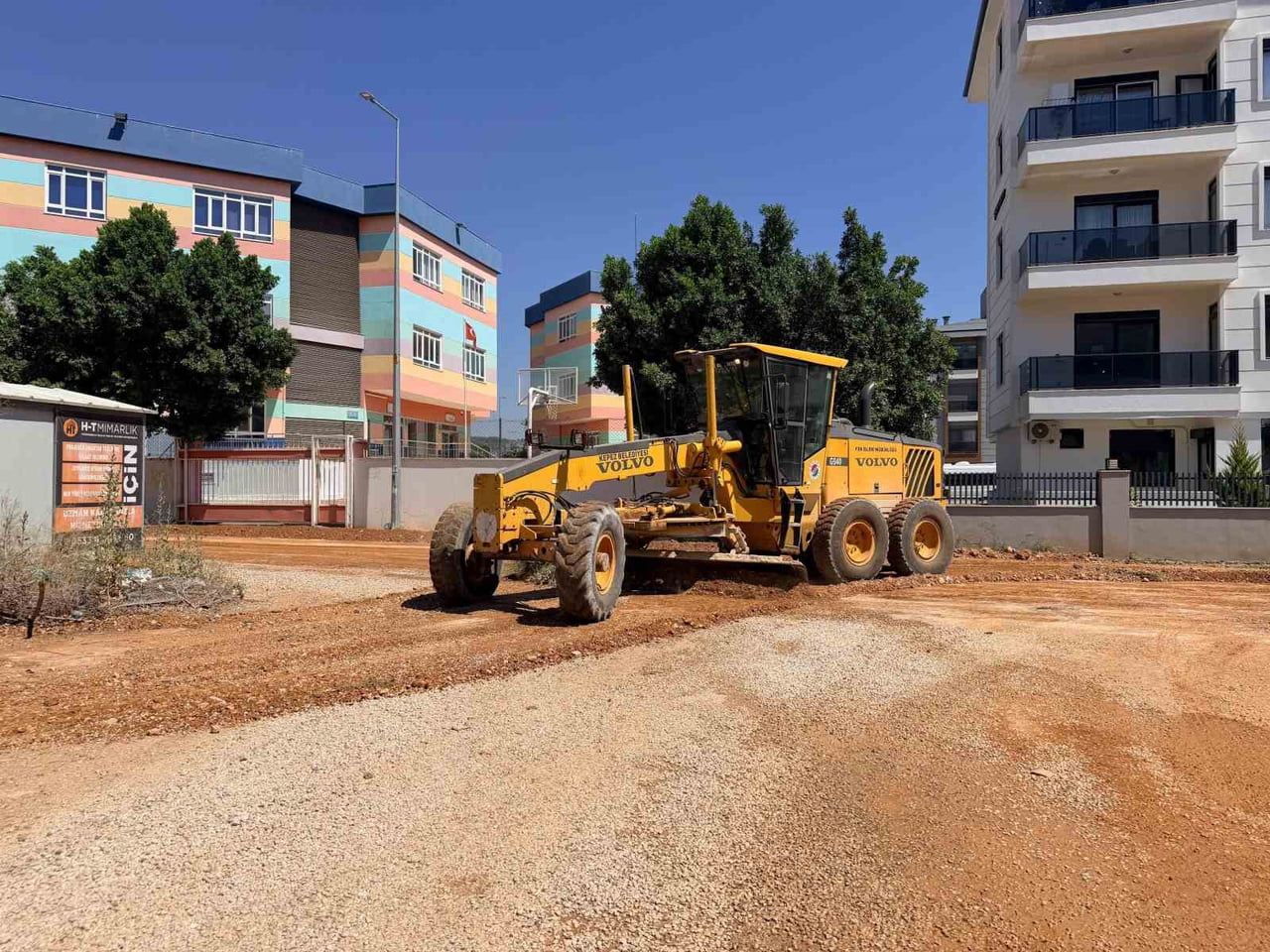 KEPEZ BELEDİYESİ, 2026 YILI SATHİ ASFALT PROGRAMI KAPSAMINDA DEMİREL MAHALLESİ'NDE YOL YENİLEME...