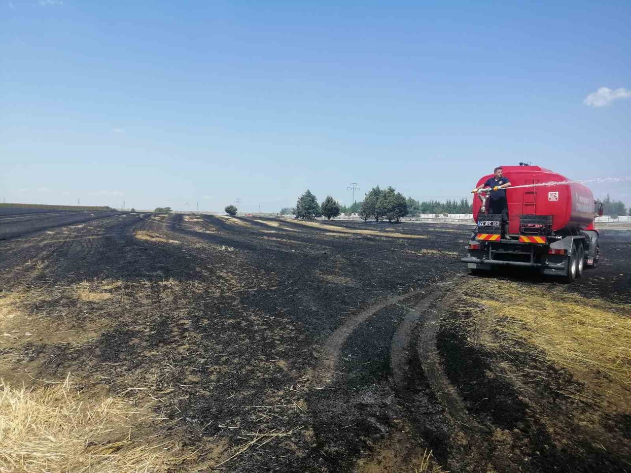 KEŞAN'DA ÇIKAN YANGINDA 12 DÖNÜM BUĞDAY EKİLİ ALAN ZARAR GÖRDÜ.