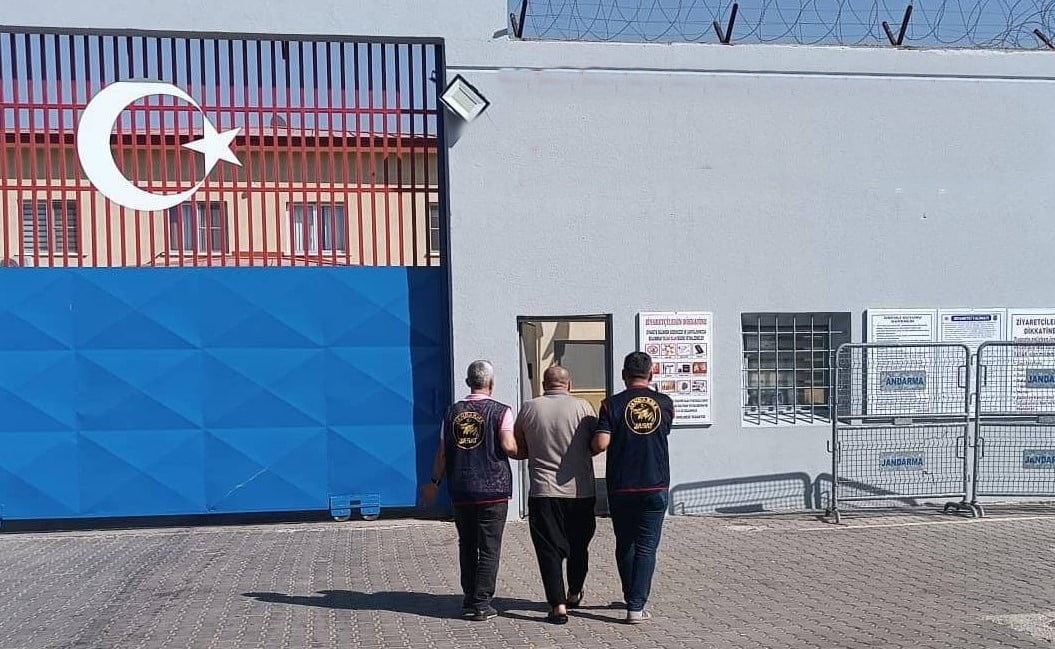 KESİNLEŞMİŞ 10 YIL CEZAYLA ARANAN ŞAHIS YAKALANDI