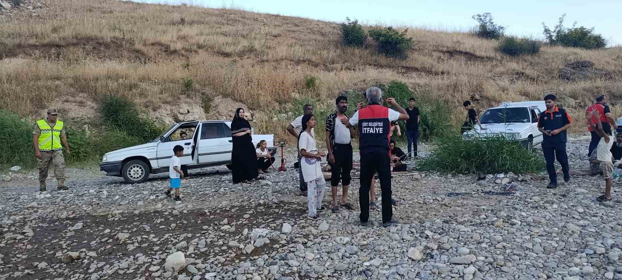 KEZER ÇAYI’NDA MAHSUR KALAN 8 KİŞİ KURTARILDI