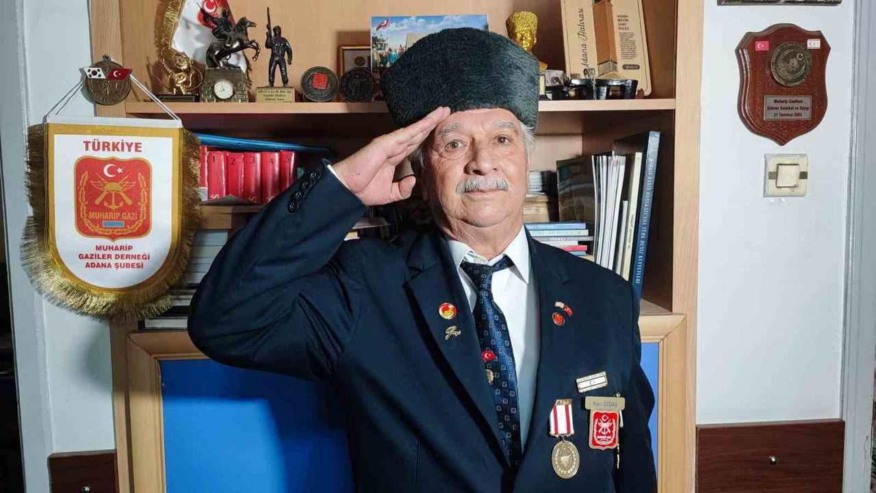 KIBRIS GAZİSİ HACI ÖZDAŞ İSE ADAYA AYAK BASTIKLARI İLK ANLARI UNUTAMADIĞINI BELİRTEREK, SAVAŞIN...