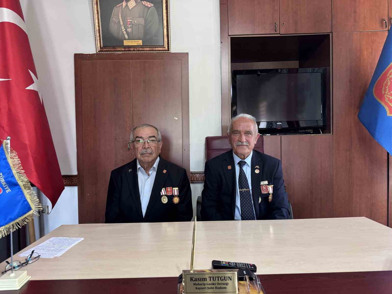 KIBRIS GAZİSİ VE MUHARİP GAZİLER DERNEĞİ KAYSERİ ŞUBE BAŞKANI KASIM TUTGUN, ÜZERİNDEN 52 YIL GEÇEN...