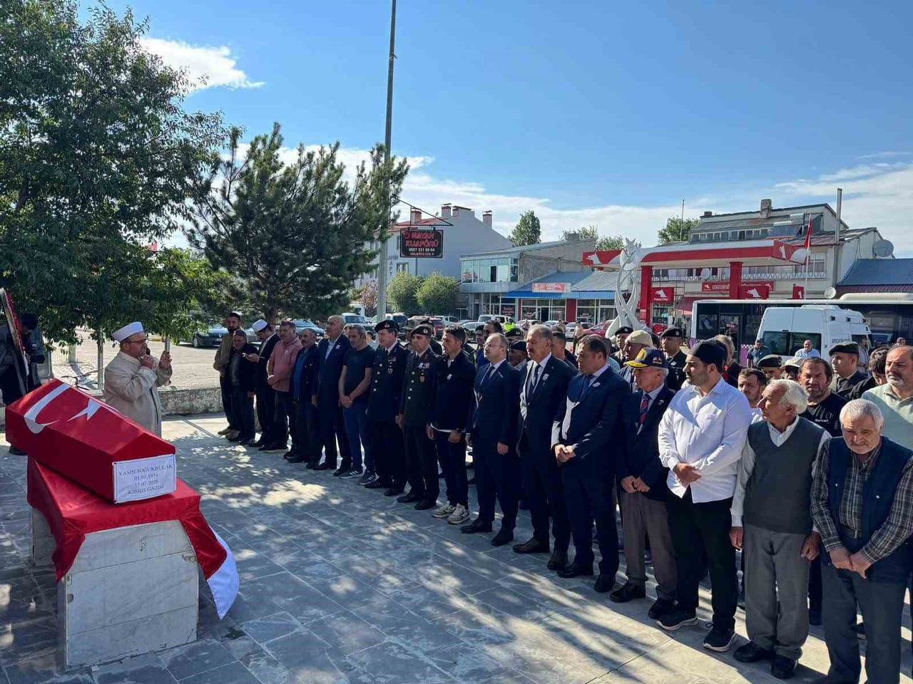 KIBRIS GAZİSİ YASİN SOĞUKBULAK ARPAÇAY'DA ASKERİ TÖRENLE SON YOLCULUĞUNA...