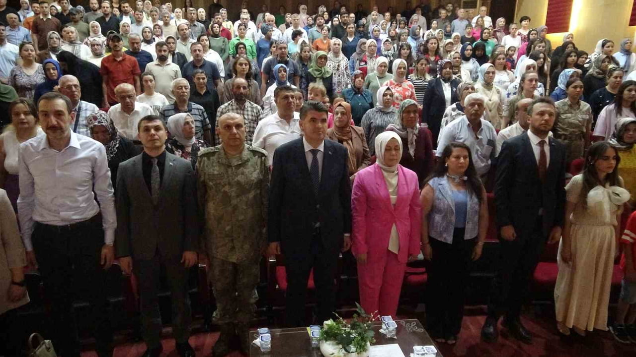 KİLİS'TE KORUYUCU AİLELER, KORUYUCU AİLE GÜNÜ DOLAYASIYLA DÜZENLENEN PROGRAMDA BİR ARAYA...