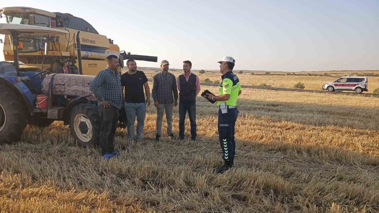KİLİS'TE TRAKTÖR VE TARIM ARAÇLARINA TRAFİK DENETİMİ