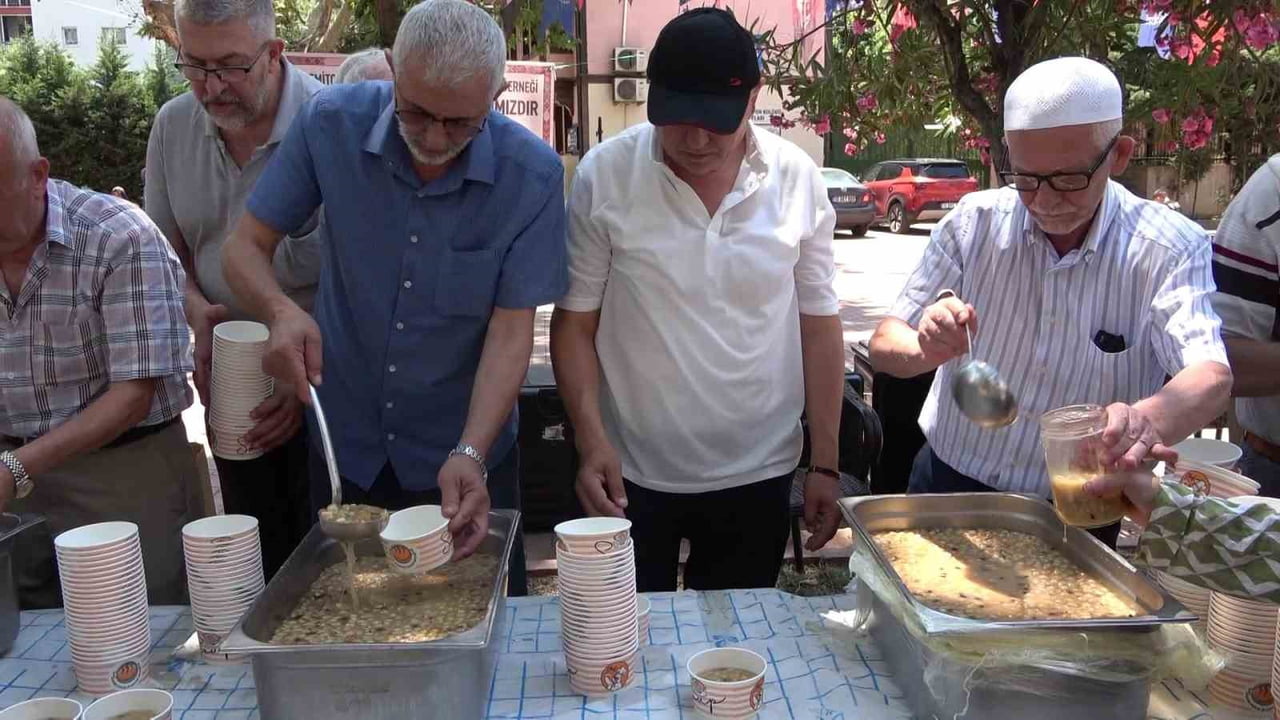 KİREMİTÇİ SİNANBEY CAMİİ TAMİR VE YAŞATMA DERNEĞİ  TARAFINDAN  CUMA NAMAZI SONRASI AŞURE İKRAM...