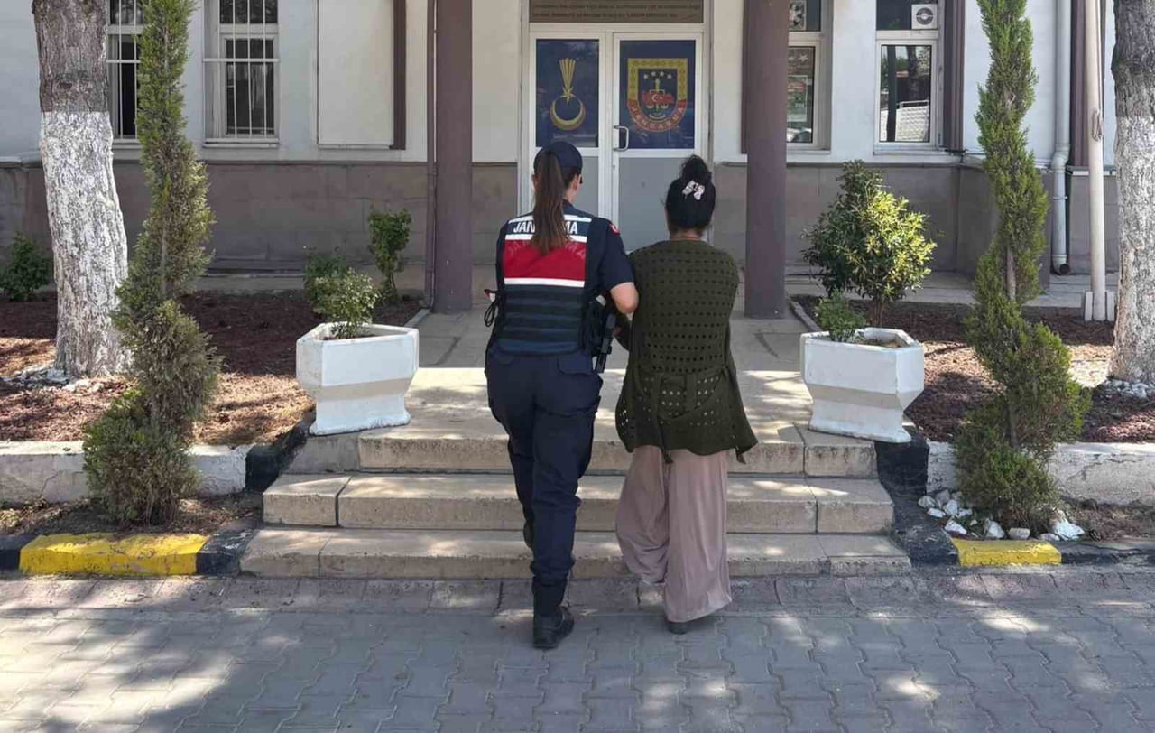KIRIKKALE'DE "UYUŞTURUCU" TİCARETİ SUÇUNDAN HAKKINDA 12 YIL 6 AY KESİNLEŞMİŞ HAPİS CEZASI BULUNAN...