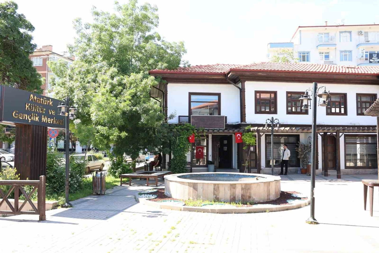 KIRIKKALE BELEDİYESİ ATATÜRK GENÇLİK MERKEZİ