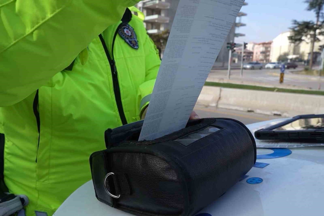 KIRIKKALE’DE DRON DESTEKLİ TRAFİK DENETİMİNDE KURAL İHLALİ YAPTIĞI TESPİT EDİLEN 11 MOTOSİKLET...