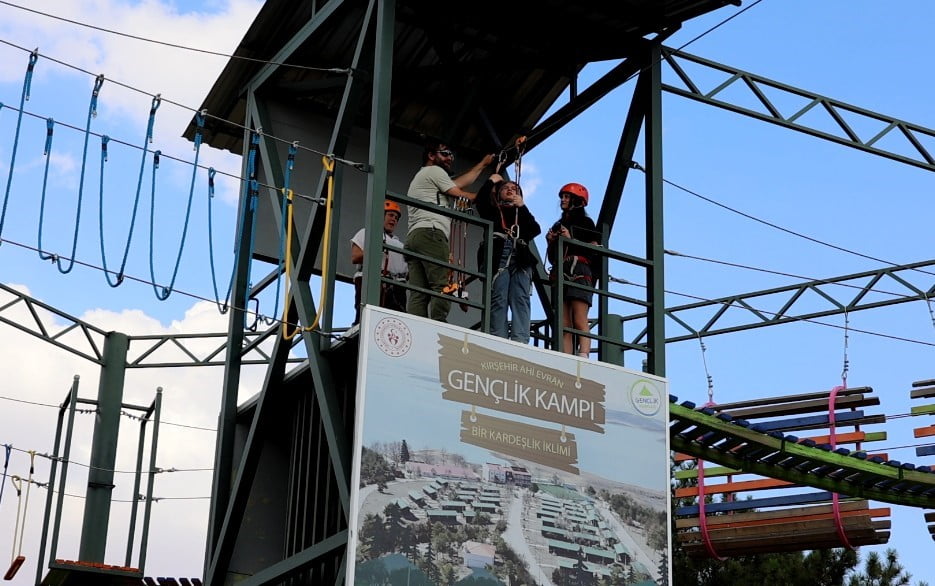 KIRŞEHİR'DE BULUNAN AHİ EVRAN GENÇLİK KAMPI, TÜRKİYE'NİN DÖRT BİR YANINDAN GELEN GENÇLERİ...