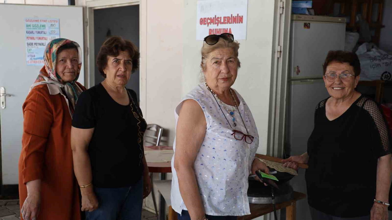 KIRŞEHİR'DE EMEKLİ KADINLAR, YARDIMSEVERLER DERNEĞİ BÜNYESİNDE OLUŞTURULAN PLATFORMDA BİR ARAYA...