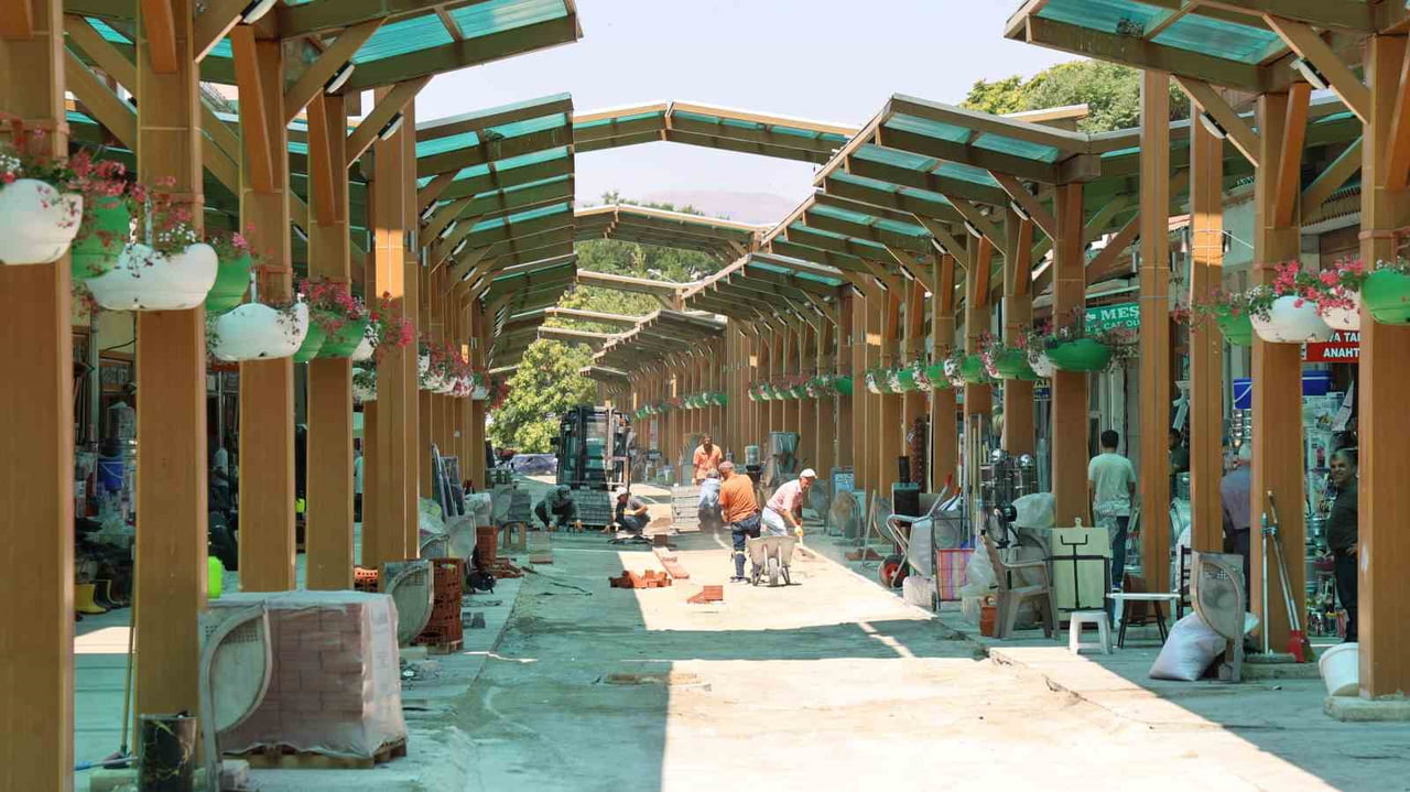 KIRŞEHİR'DE YAZ AYLARINDA ARTAN GURBETÇİ HAREKETLİLİĞİ ÖNCESİNDE TARİHİ ÇARŞILARDA HAZIRLIKLAR HIZ...