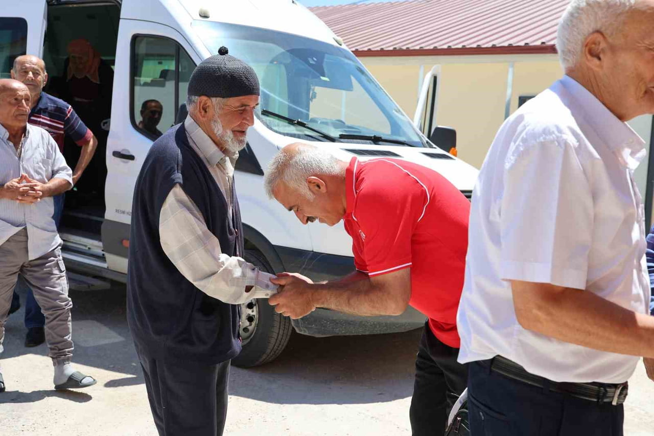 KIZILAY ELAZIĞ ŞUBESİ, AİLE VE SOSYAL HİZMETLER İL MÜDÜRLÜĞÜ'NE BAĞLI GAZİ HUZUREVİ YAŞLI BAKIM VE...