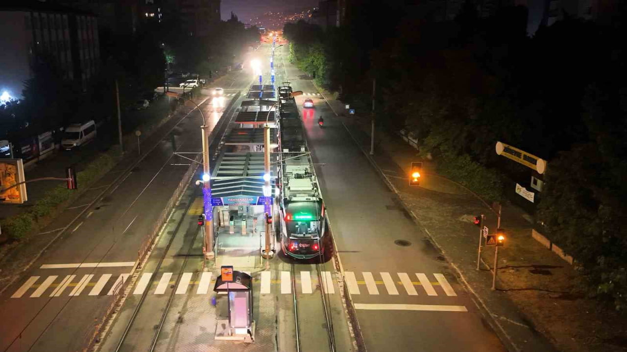 KOCAELİ'DE KENT İÇİ TOPLU ULAŞIMI RAHATLATMAK AMACIYLA AKÇARAY TRAMVAY HATTI'NDA HAYATA...