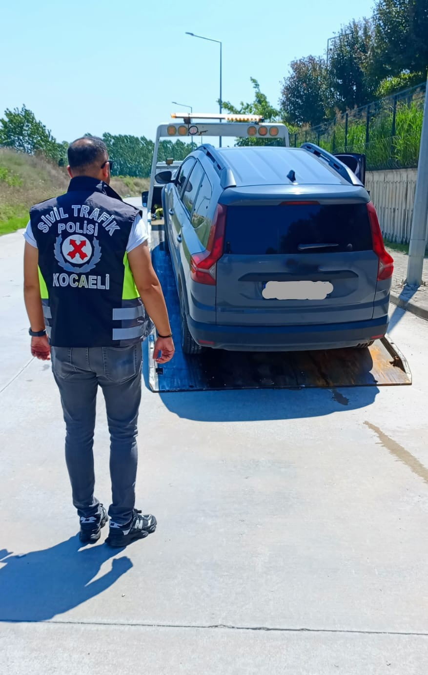 KOCAELİ'DE KORSAN TAŞIMACILIK YAPTIĞI TESPİT EDİLEN ARAÇ SÜRÜCÜSÜNE, AYNI İHLALİ İKİNCİ KEZ...