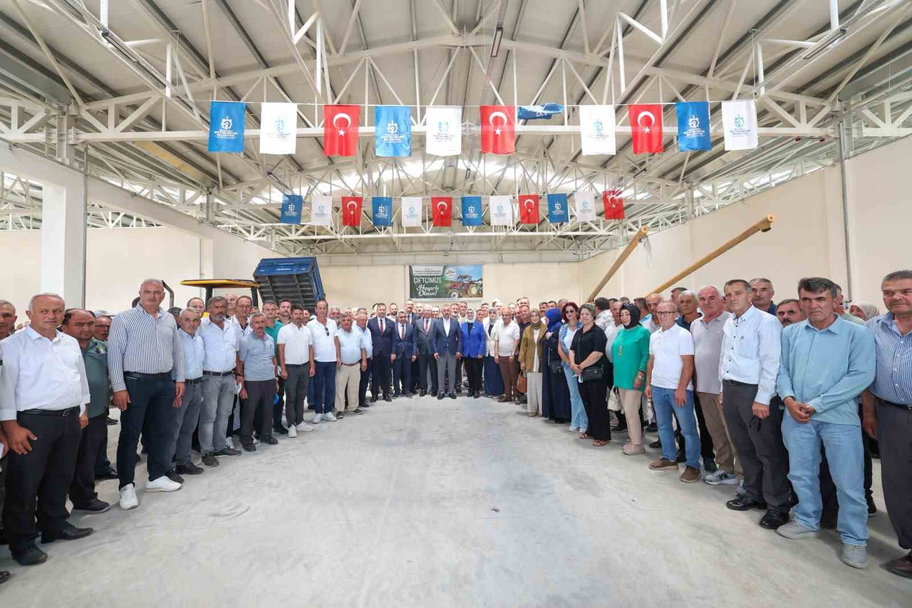 KOCAELİ'NİN KANDIRA İLÇESİNDE İNŞA EDİLEN TARIMSAL ÜRÜN DEPOLAMA VE DEĞERLENDİRME MERKEZİ HİZMETE...