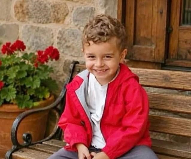 KOCAELİ'NİN KARAMÜRSEL İLÇESİNDE AİLESİYLE TATİL YAPTIĞI TESİSİN HAVUZUNA DÜŞEN 4 YAŞINDAKİ ÇOCUK...