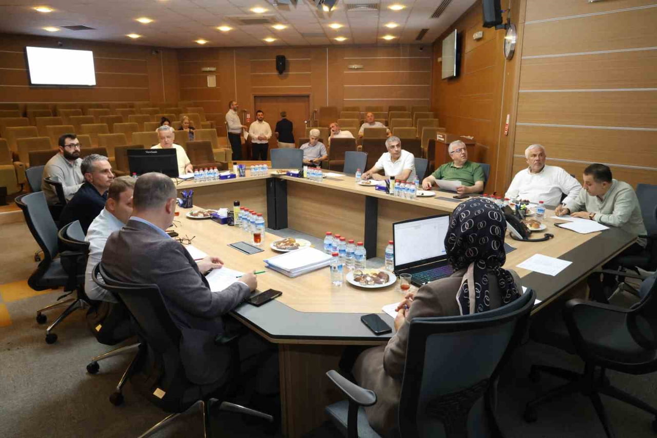 KOCAELİ BÜYÜKŞEHİR BELEDİYESİ ENCÜMEN TOPLANTISINDA, KURALLARA UYMAYAN 79 ÖZEL HALK OTOBÜSÜ...
