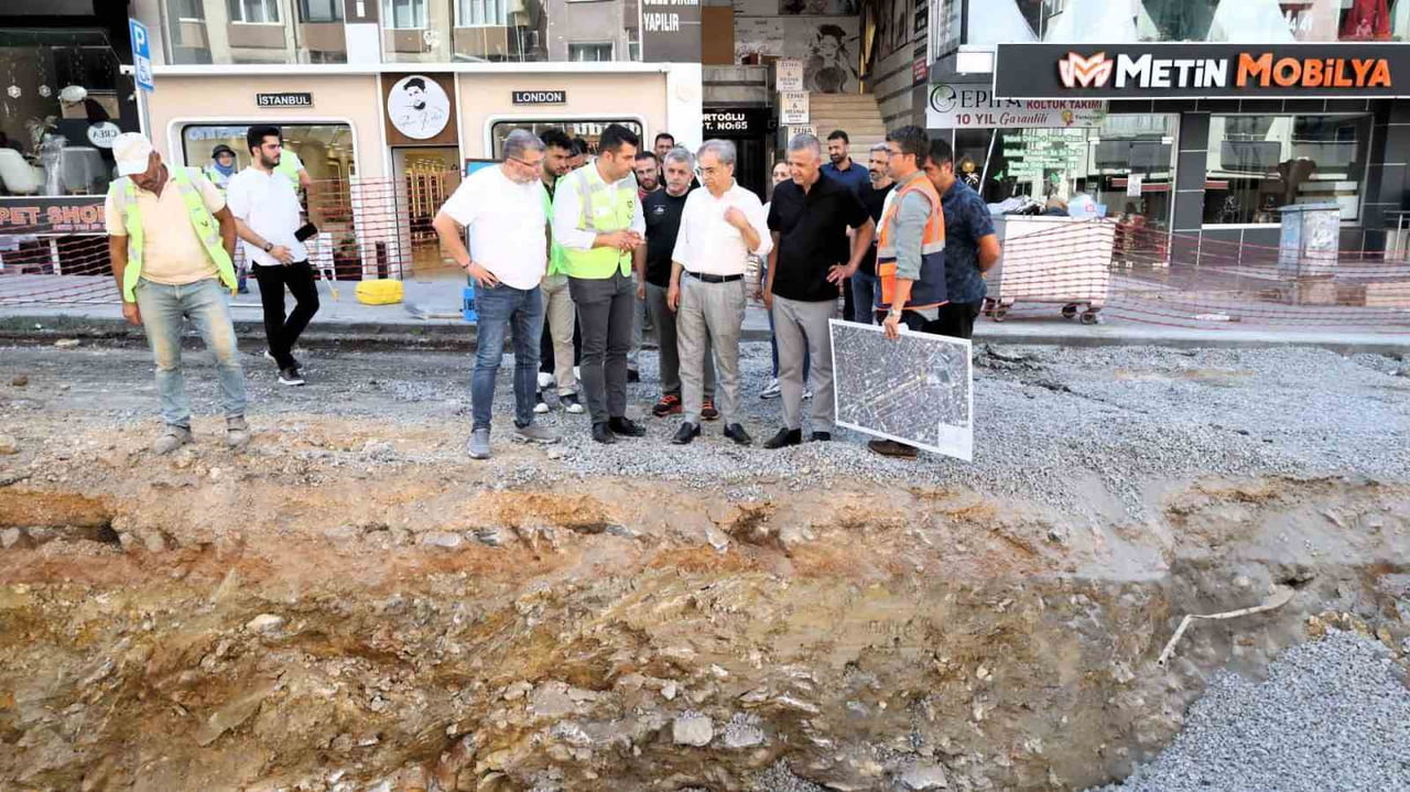 KOCAELİ BÜYÜKŞEHİR BELEDİYESİ GENEL SEKRETERİ HAYRİ BARAÇLI, GEBZE'DE YAPIMI DEVAM EDEN ULAŞIM...