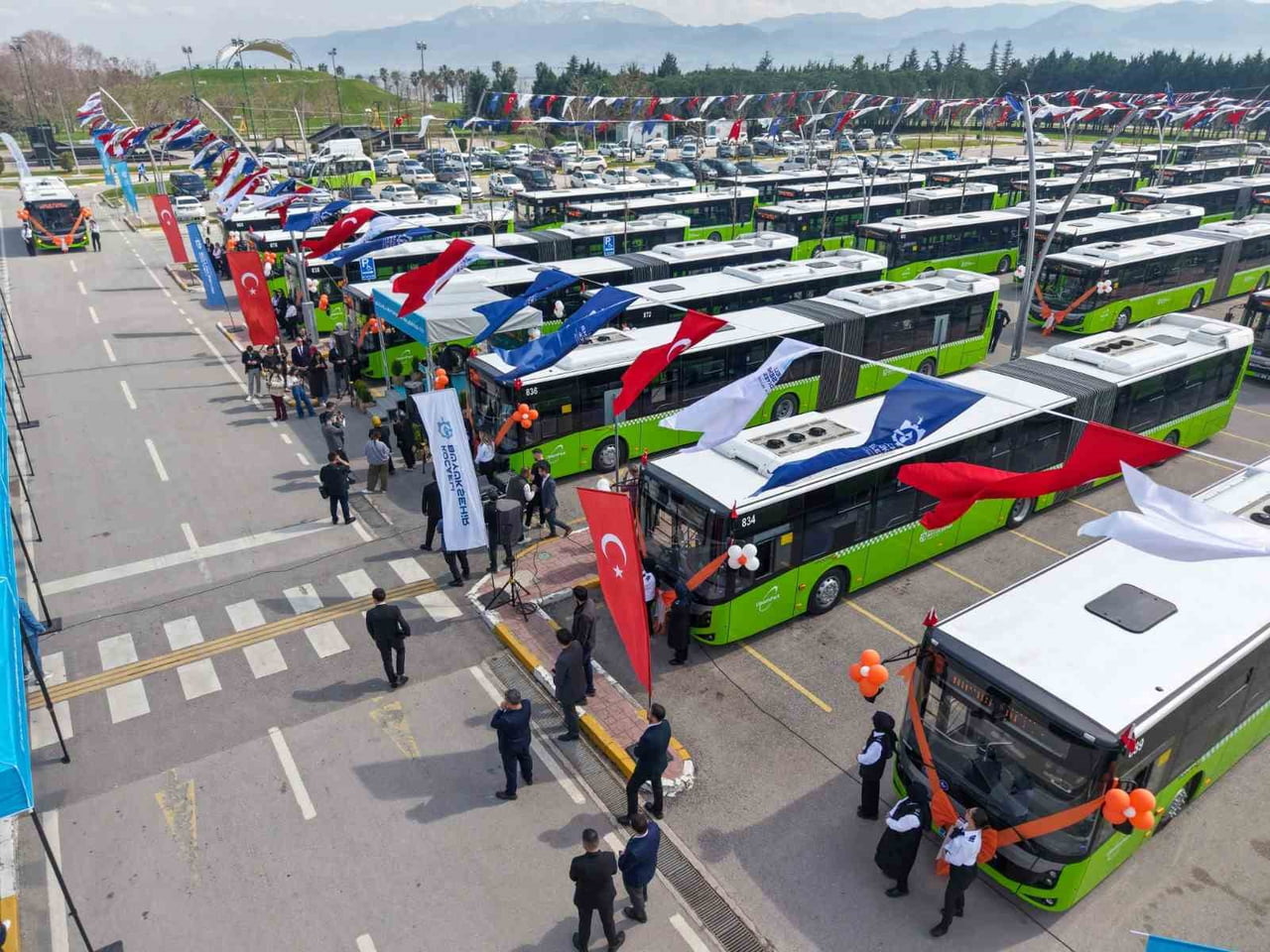 KOCAELİ BÜYÜKŞEHİR BELEDİYESİNİN KENT İÇİ ULAŞIMDA KULLANDIĞI 795 ARAÇLIK OTOBÜS FİLOSUNUN BÜYÜK...
