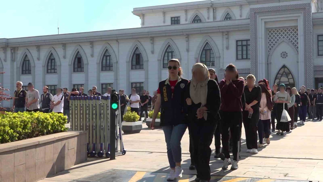 KOCAELİ MERKEZLİ 31 İLDE DÜZENLENEN OPERASYONDA, KURDUKLARI PARAVAN ŞİRKETLER ÜZERİNDEN YASA DIŞI...
