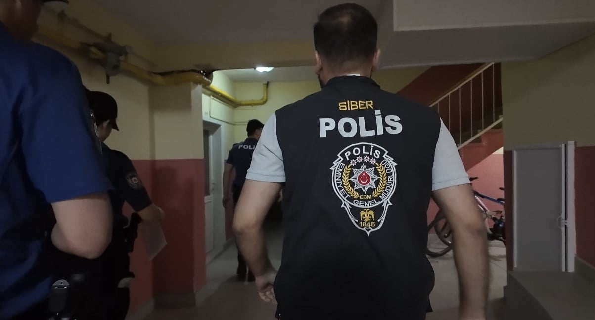 KOCAELİ MERKEZLİ 31 İLDE YASA DIŞI BAHİS VE KUMAR OYNATAN SUÇ ÖRGÜTÜNE YÖNELİK DÜZENLENEN EŞ...