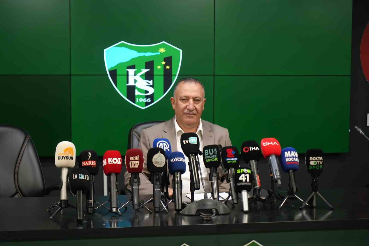 KOCAELİSPOR BASIN SÖZCÜSÜ HAŞMET UÇAR BASIN MENSUPLARIYLA BİR ARAYA GELDİ