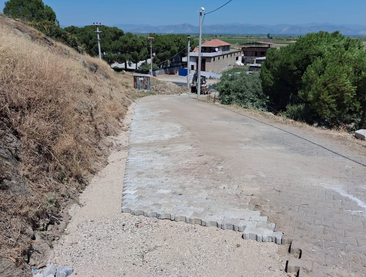 KOÇARLI BELEDİYESİ, ULAŞIMI DAHA GÜVENLİ VE KONFORLU HALE GETİRMEK AMACIYLA ŞAHİNCİLER...