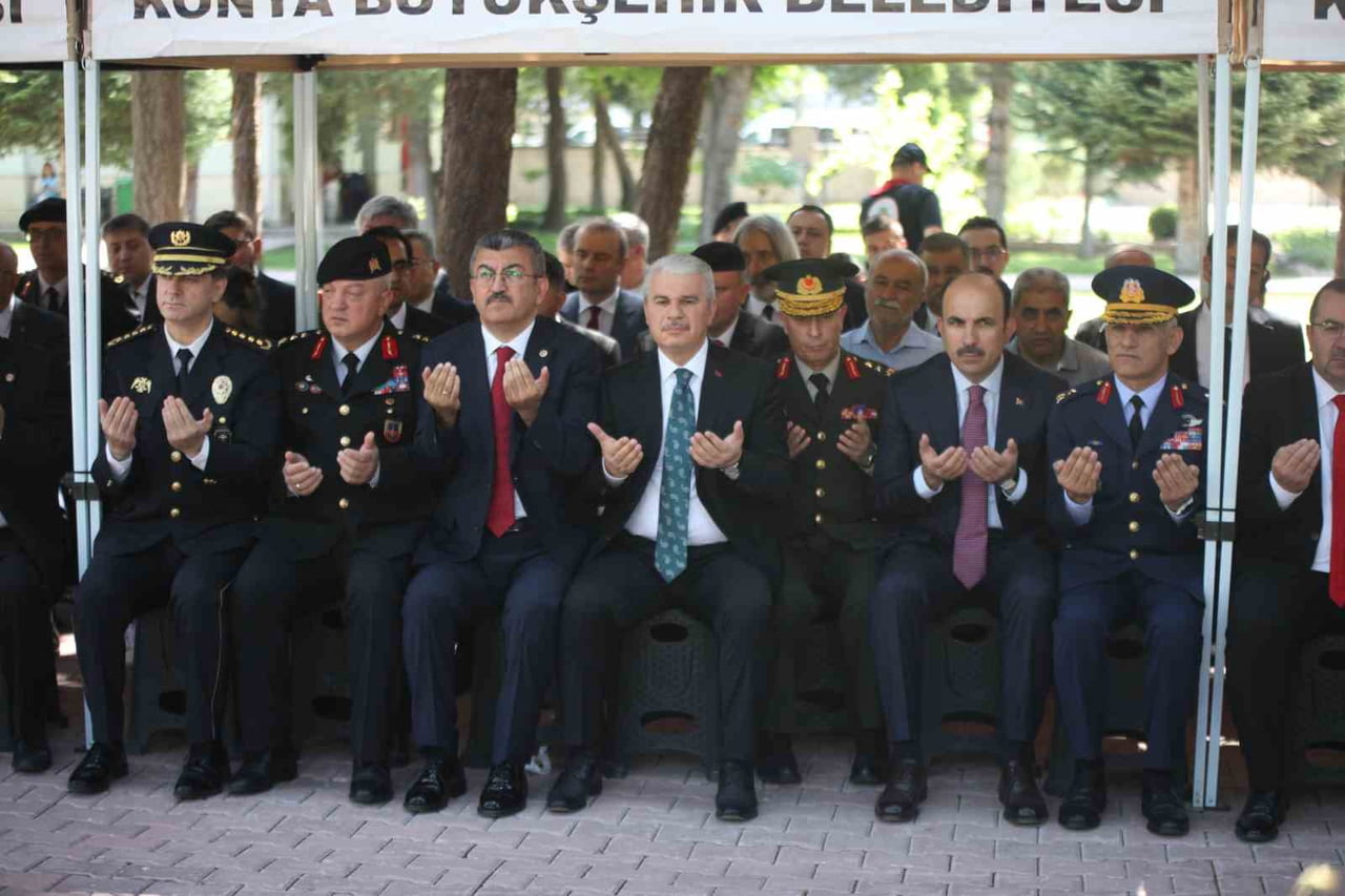 KONYA'DA 15 TEMMUZ TEMMUZ DEMOKRASİ VE MİLLİ BİRLİK GÜNÜ ANMA ETKİNLİKLERİ ÇERÇEVESİNDE ŞEHİTLİK...