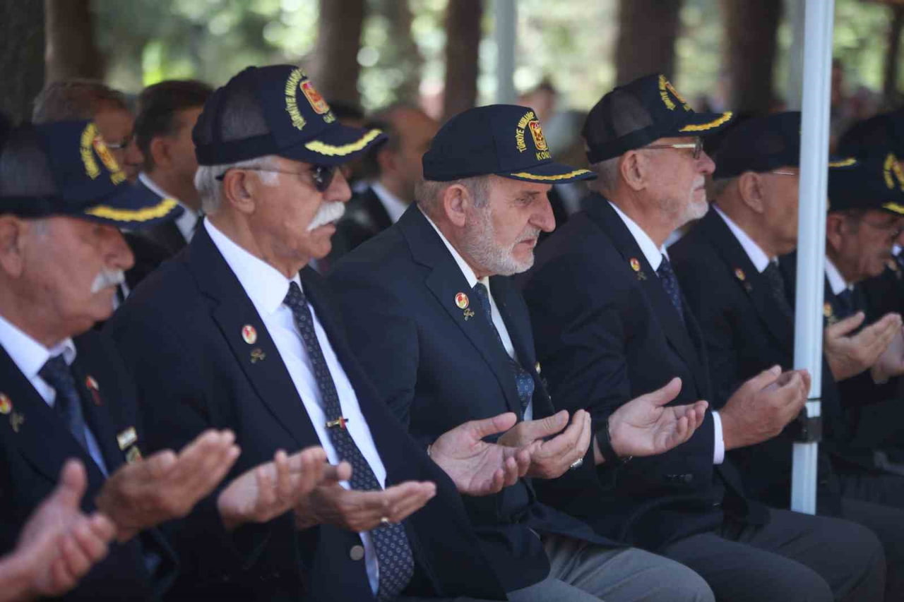 KONYA'DA 15 TEMMUZ TEMMUZ DEMOKRASİ VE MİLLİ BİRLİK GÜNÜ ANMA ETKİNLİKLERİ ÇERÇEVESİNDE ŞEHİTLİK...