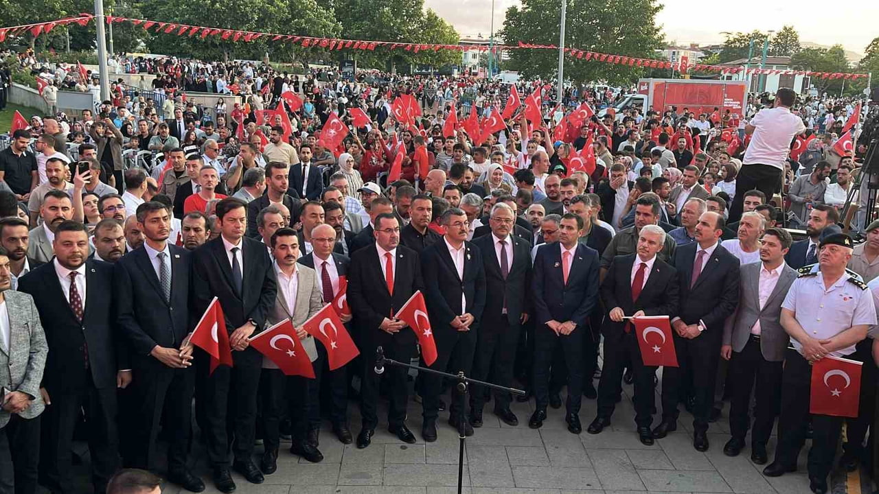 KONYA'DA "15 TEMMUZ DEMOKRASİ VE MİLLİ BİRLİK GÜNÜ" ÇERÇEVESİNDE ÇEŞİTLİ ETKİNLİKLER...