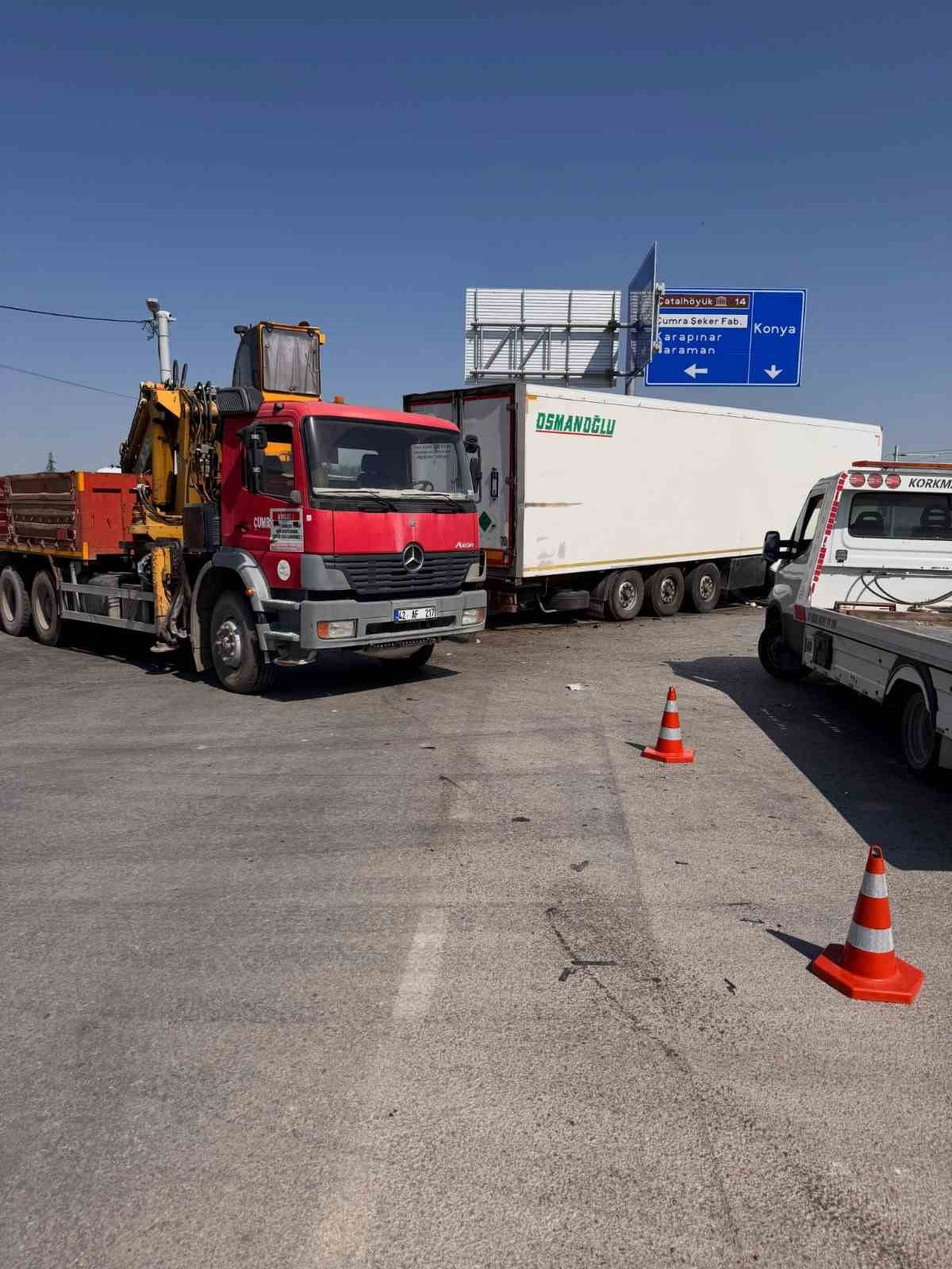 KONYA'NIN ÇUMRA İLÇESİNDE MEYDANA GELEN TRAFİK KAZASINDA İKİ KİŞİ HAYATINI KAYBETTİ, 2 KİŞİ DE...