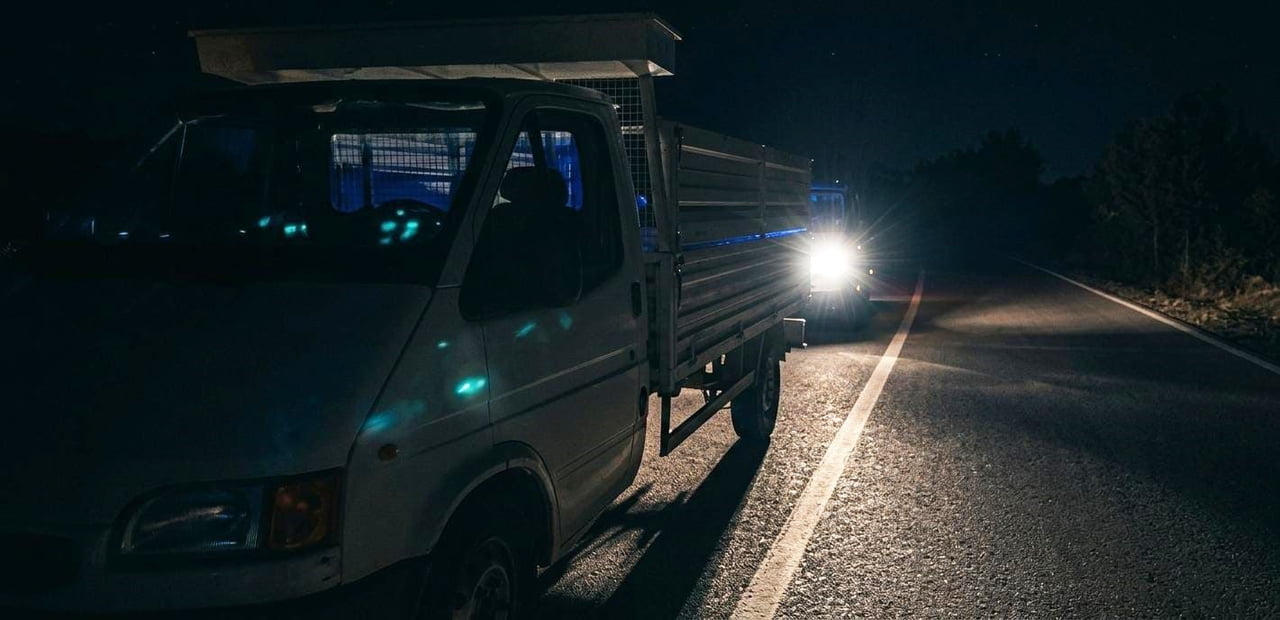 KONYA'NIN KARAPINAR İLÇESİNDE GECE SAATLERİNDE ÇALINAN KAMYONET SEYDİŞEHİR YOLU ÜZERİNDE TERK...